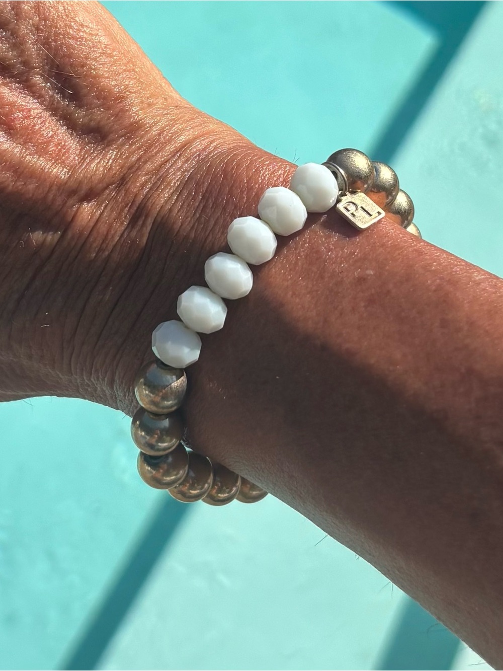 Park Lane White and Matte Gold Bead Stretch Bracelet